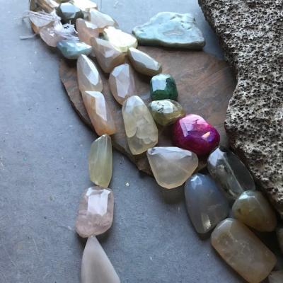 Melange of Stones, Flat Slice, 13-15 mm