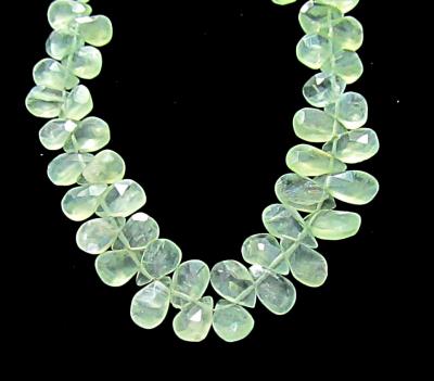 Prehnite, Pears